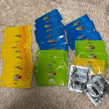 드래곤볼 카드 50장 원피스 캔뱃지 2개