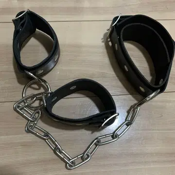 블랙 가죽 초커 체인 포함