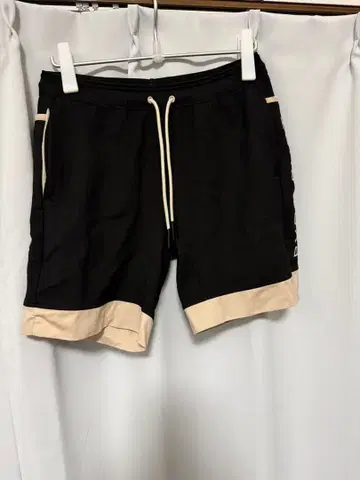 PVOT STREET SHORTS (BLACK) L 사이즈