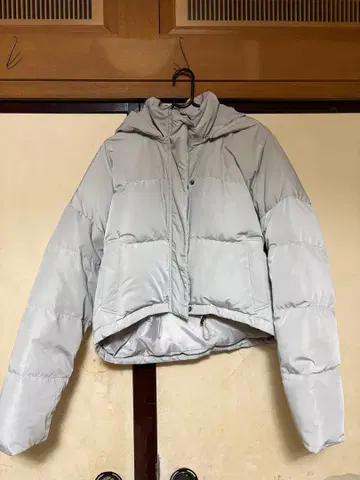 GYDA 숏 기장 다운 아우터