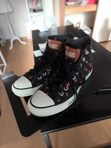 컨버스 슈퍼 마리오 블랙 스니커즈