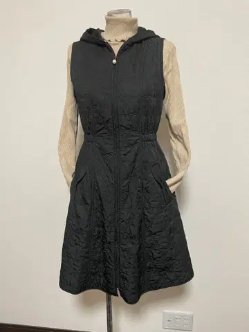 후드 부착 블랙 퀼팅 베스트, 원피스 2way