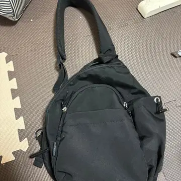 블랙 나일론 숄더백