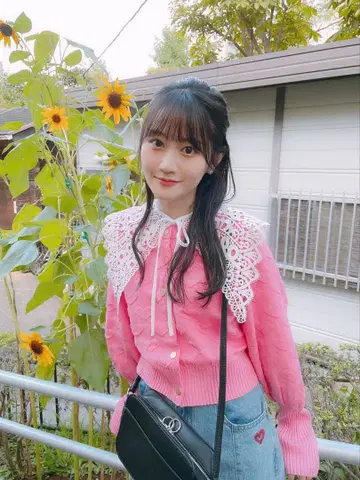 오구라 유이 착용 니트 셋업 핑크