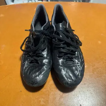미즈노 REBULA 블랙 축구화 스파이크