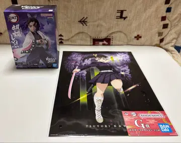 코쵸우 시노부 피규어와 츠유리 카나오 포스터 컬렉션 2종 세트