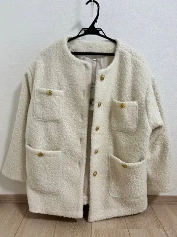 코카 택 포함 미사용 새상품 푸들 금장 버튼 노카라 코트 M 화이트