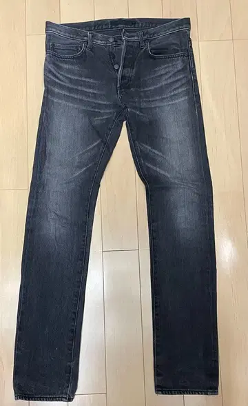 리튬옴므 워시 가공 블랙 데님 사이즈 30