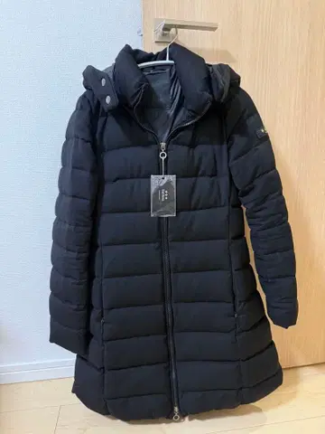 TATRAS 블랙 다운 자켓 후드 부착