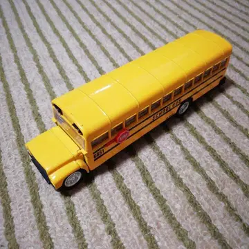 스쿨 버스 풀백카