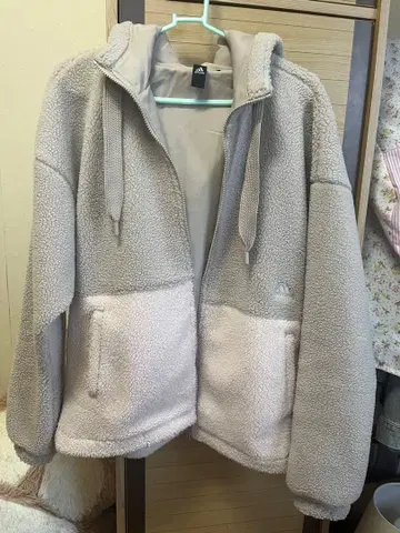 adidas 플리스 자켓 베이지