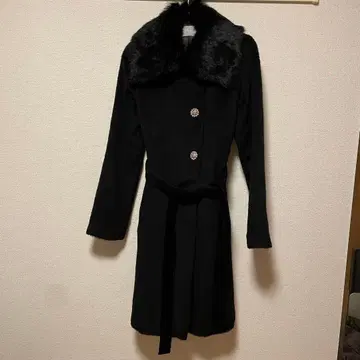 블랙 롱 코트 비쥬 버튼 퍼 포함