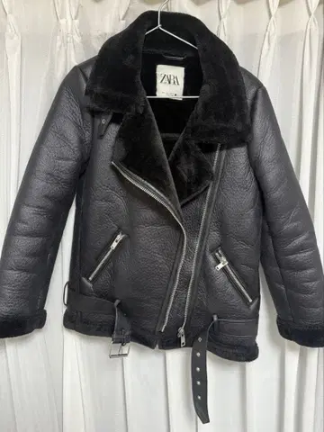 ZARA 블랙 무스탕 코트 S