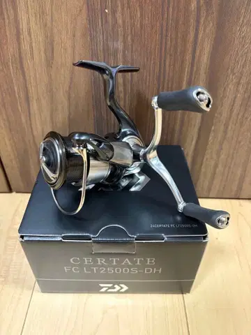 24 CERTATE FC LT 2500S-DH 다이와 24 셀테이트