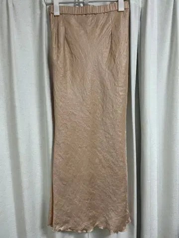 러브틱 봉봉 반짝이는 새틴 롱 내로우 스커트