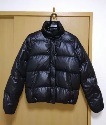 새상품급 여성용 블랙 숏 기장 다운 자켓 40 M