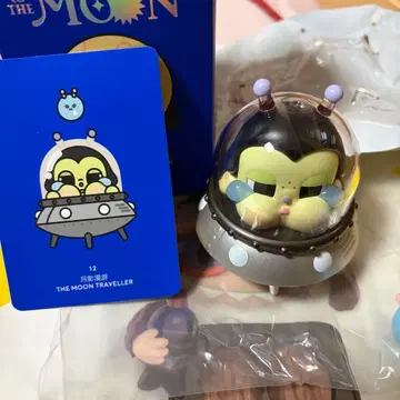 crybaby crying to the moon popmart