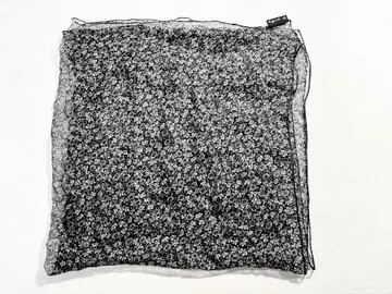 agnes b. 꽃무늬 쉬폰 스카프