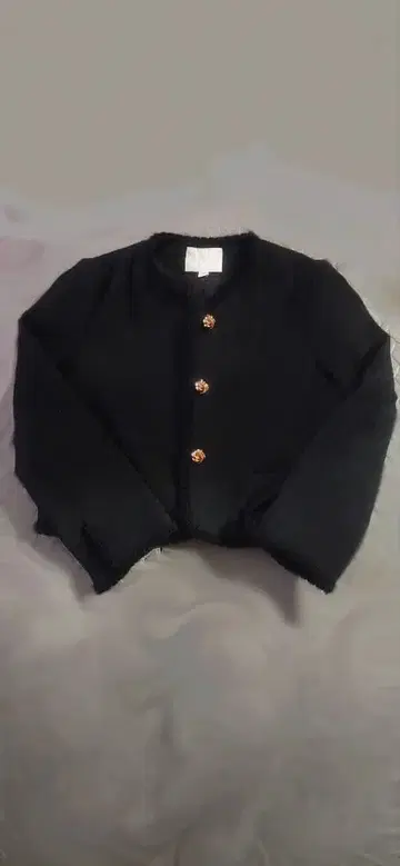 블랙 노카라 자켓 플레어 슬리브