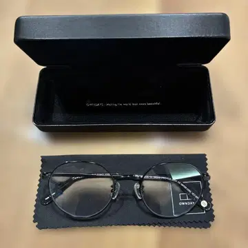 OWNDAYS 블랙 블루라이트 차단 패션 안경 케이스 포함