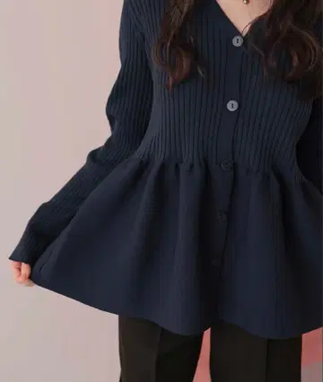 titivate 앞뒤 2way 페플럼 니트탑