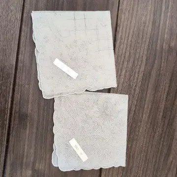 자수 들어간 그레이 코튼 손수건