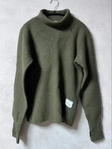 Dessin Untitled 터틀넥 스웨터