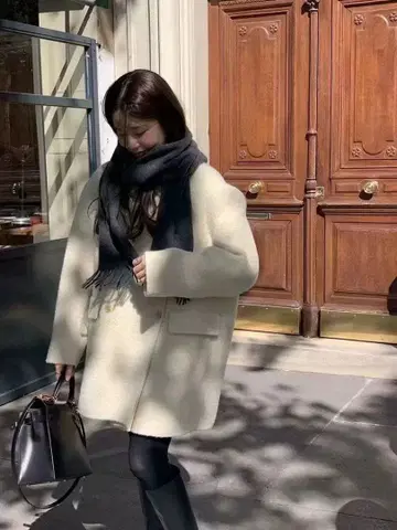 미사용품 크림색 울 코트