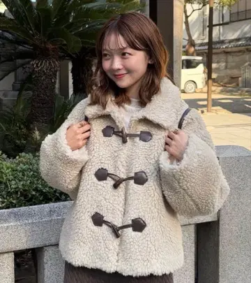 [ 미사용 새상품 ] REMOON 라메 보아 스탠드 자켓 유즈키 아이보리