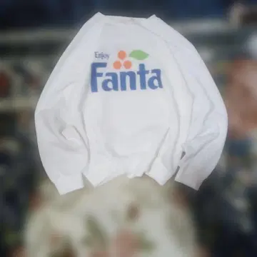 Fanta 로고 화이트 맨투맨 L
