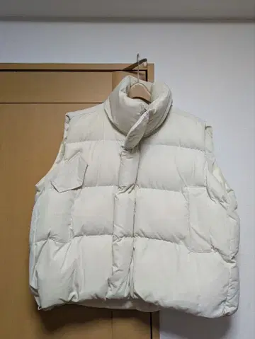 크림색 충전솜 베스트