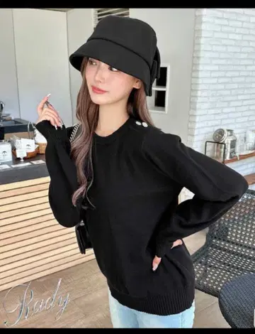 Rady 택 포함 미사용 새상품 비쥬 버튼 니트탑 완판템