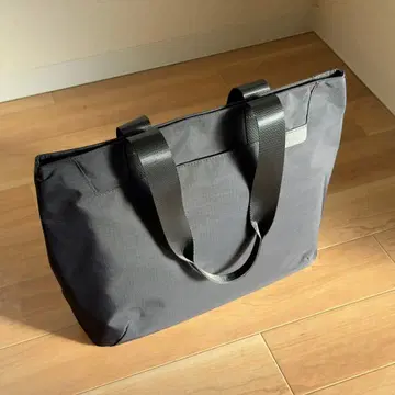 ALPAKA Elements 토트백 M 블랙/그레이