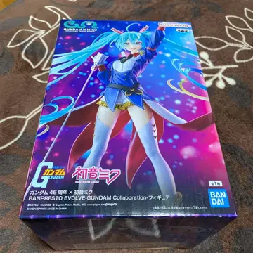 미개봉 새상품 하츠네 미쿠 GUNDAM 45주년 기념 콜라보 피규어