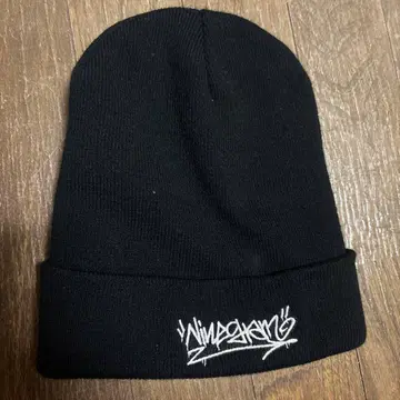 Flash 블랙 니트 모자 자수 로고 정가 8000 정도의 제품입니다!