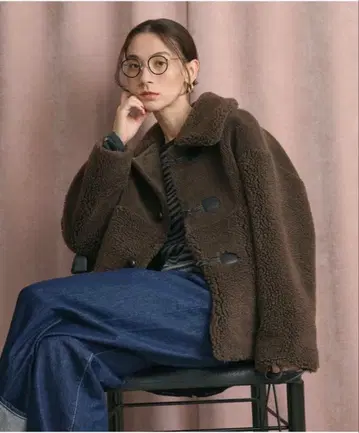 BEAUTY&YOUTH 2025 보아 페이크 무스탕 루프 버튼 자켓