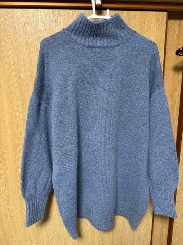 EVRIS 라이트 블루 터틀넥 니트