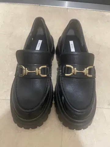 EVOL 블랙 로퍼 통굽 골드 금장 장식