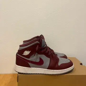 Air jordn1 미드 버건디/그레이