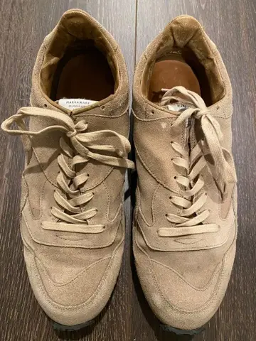 MARKAWARE 스웨이드 베이지 스니커즈