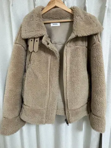 SNIDEL 스나이델 에코 퍼 블루종 보아 자켓 베이지