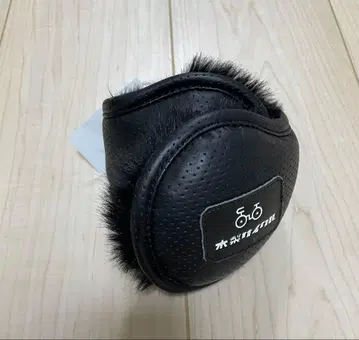 즉시 완판 아이템 기나시 사이클 펀칭 가죽 귀도리 로고에 흠집 있음