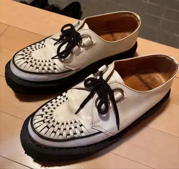 조지 콕스 러버 솔 깁슨 화이트