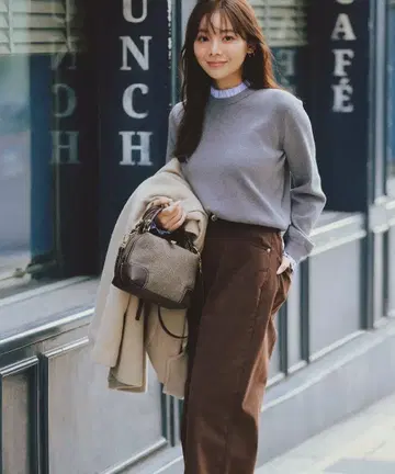 스트라이프 프릴 넥 니트