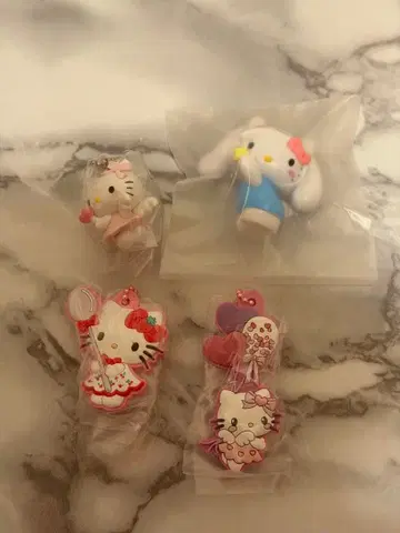 헬로키티 메조피아노 시나모롤 캡슐 토이 가챠