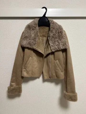 로얄 파티 무스탕 코트