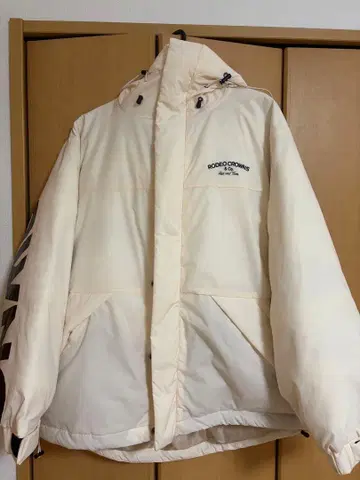 RODEO CROWNS 후드 부착 다운 자켓 아이보리