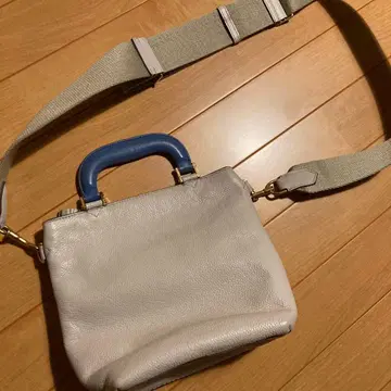 안야 힌드마치 숄더백