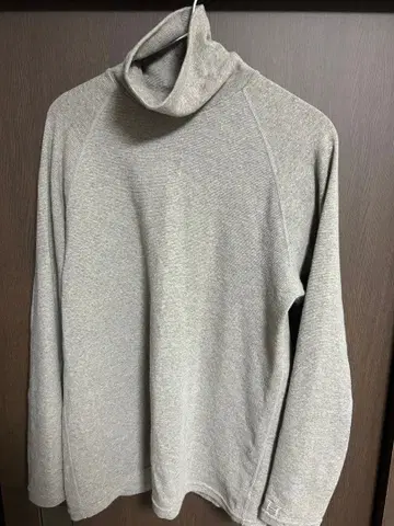 할리우드 런치마켓 스트레치 플라이스 터틀넥