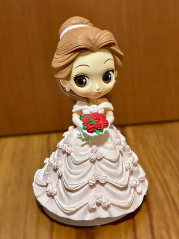 Qposket 미녀와 야수 벨 피규어